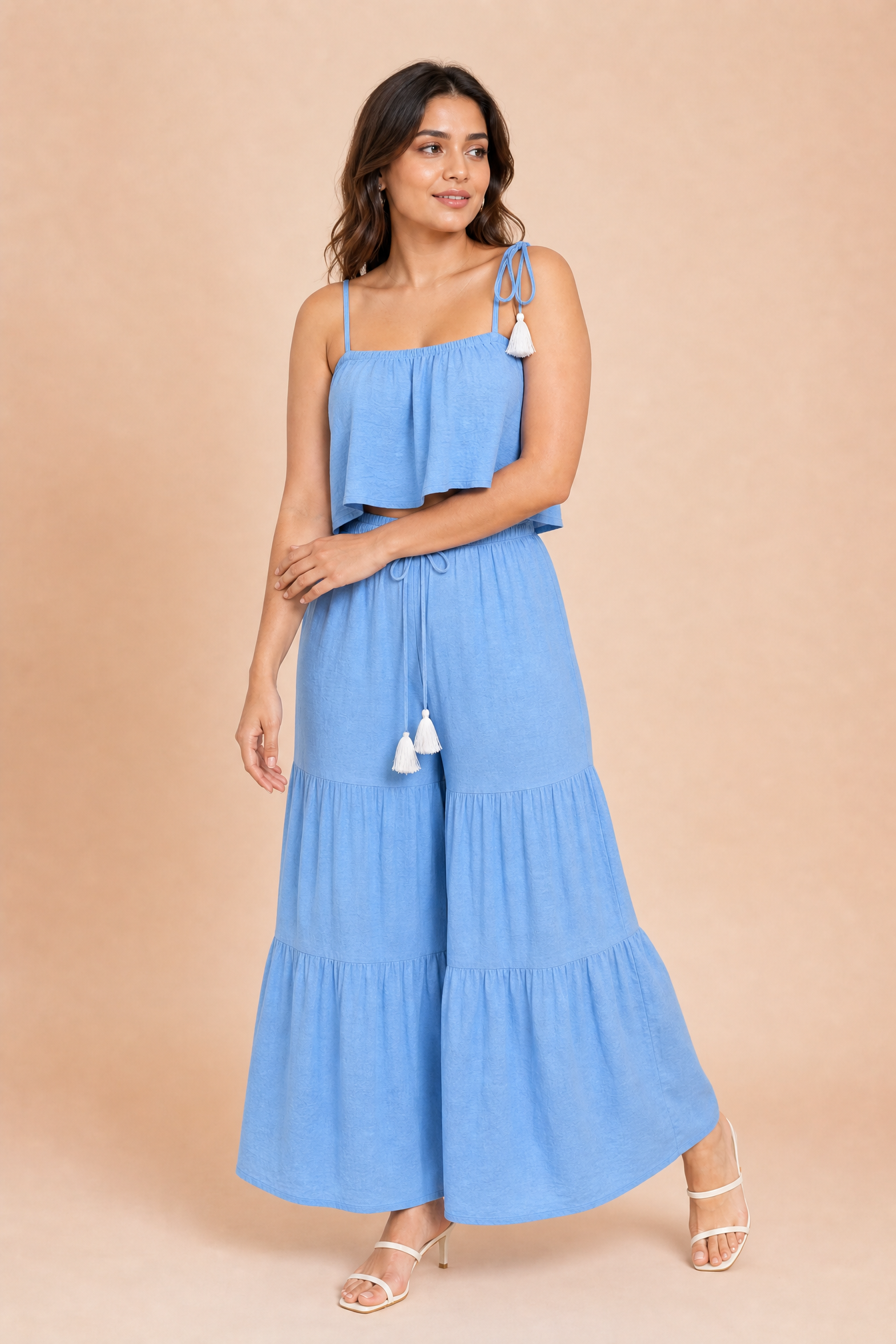 Ensemble bleu clair bretelles fines | Porté sur une autre silhouette | Lounelle Paris