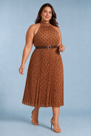 Vestido marrón de lunares con cuello halter