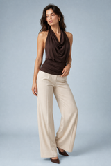 Top marrón de cuello halter y espalda descubierta