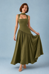 Vestido largo con escote halter y cordones