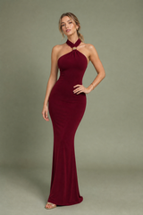Vestido largo ajustado de cuello halter