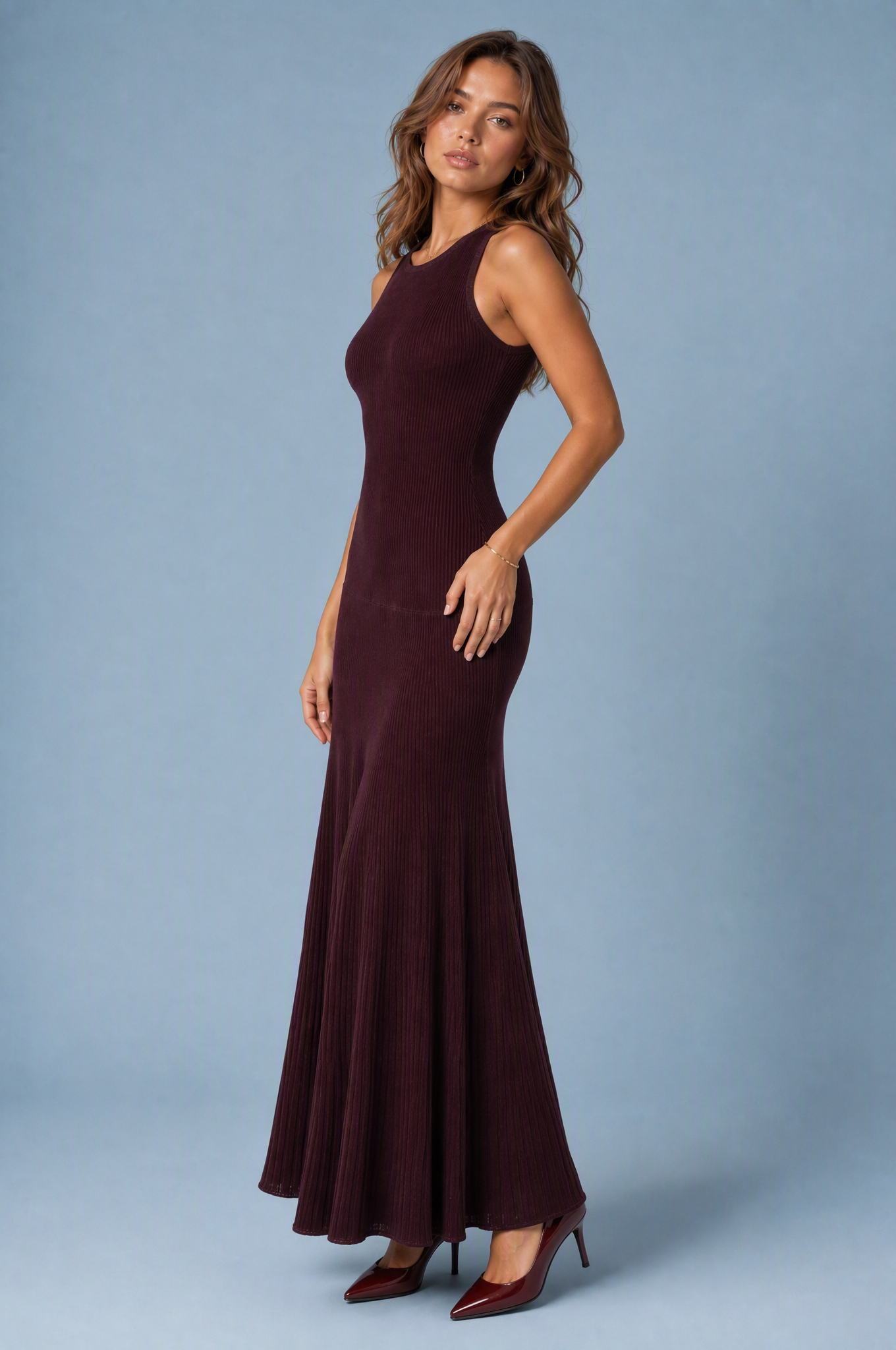 Robe longue bordeaux maille côtelée | Vue de profil | Lounelle Paris