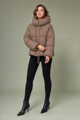Chaqueta corta con capucha oversize