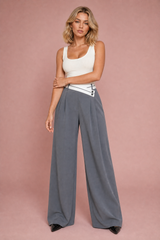 Pantalón ancho de tiro alto con cintura cruzada