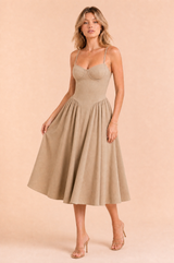 Vestido midi de tirantes finos con escote recto