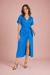 Vestido midi cruzado con escote en V