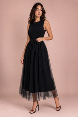Vestido largo negro tul cintura anudada