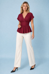 Blusa entallada con escote en V