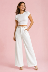 Pantalón ancho blanco con cinturón de encaje