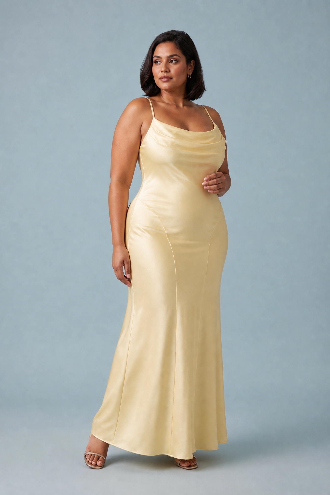 Robe longue jaune dos nu à lacets | Porté sur une silhouette plus ronde | Lounelle Paris