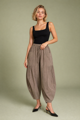 Pantalón ancho de talle alto plisado