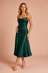 Vestido largo verde oscuro con espalda de cordones