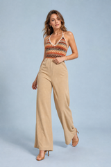Combinación beige cuello halter espalda descubierta