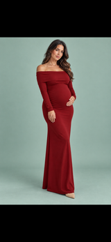 Vestido maxi premamá burdeos de malla fruncida con escote bardot