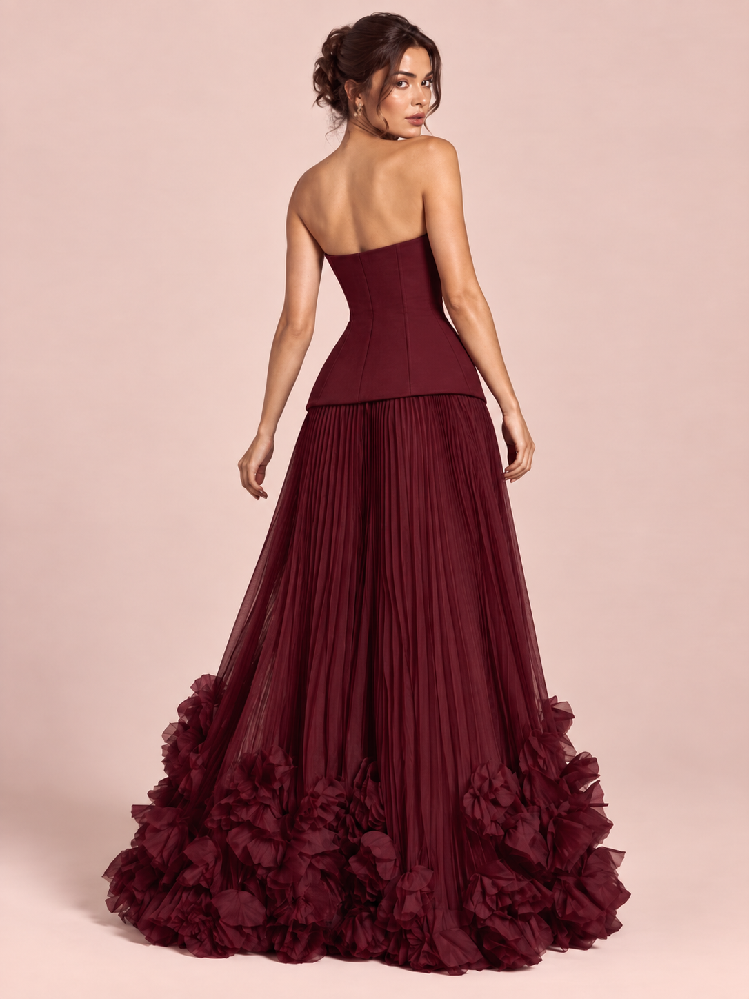 Vestido largo rojo plisado sin tirantes