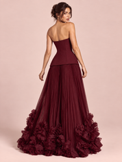 Vestido largo rojo plisado sin tirantes