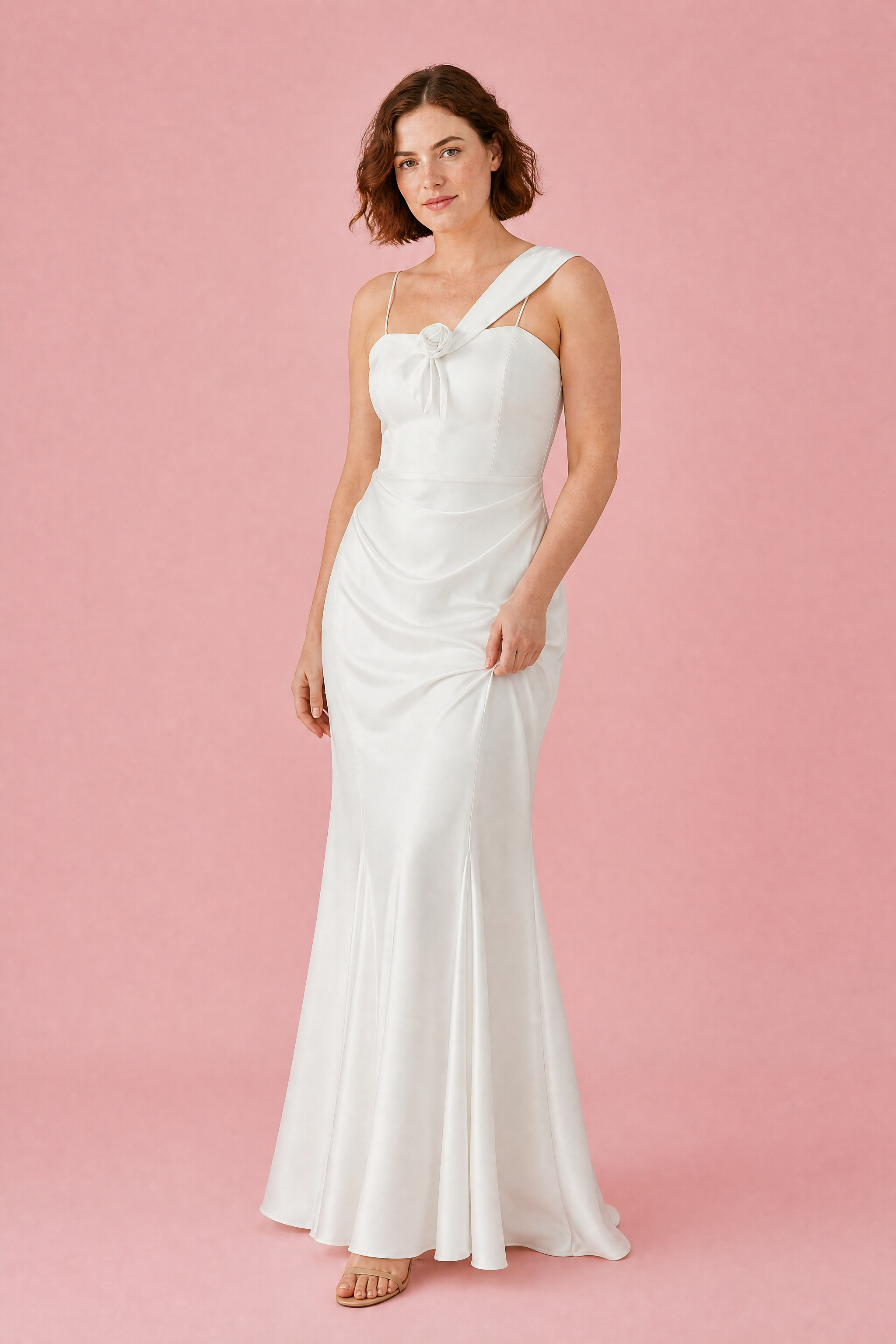 Robe longue blanche asymétrique | Porté sur une autre silhouette | Lounelle Paris
