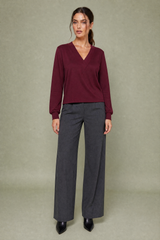 Sudadera holgada con escote cruzado en V