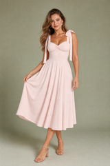 Vestido de tirantes anudados con espalda descubierta