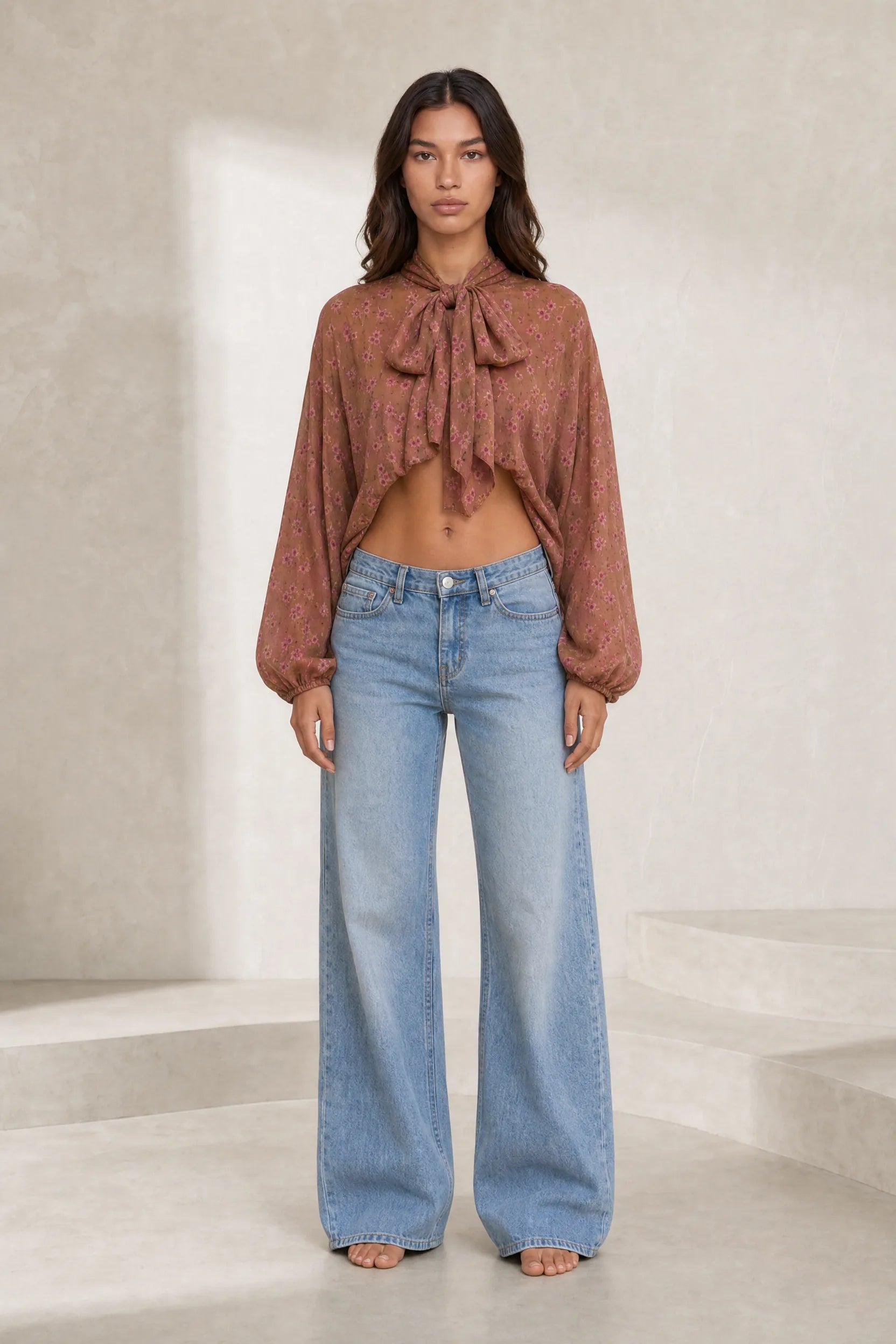Blouse marron fleurie col lavallière | Lounelle Paris