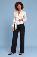 Blusa satinada con escote cruzado