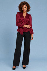 Blusa satinada con escote cruzado