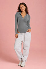 Body con capucha en punto acanalado