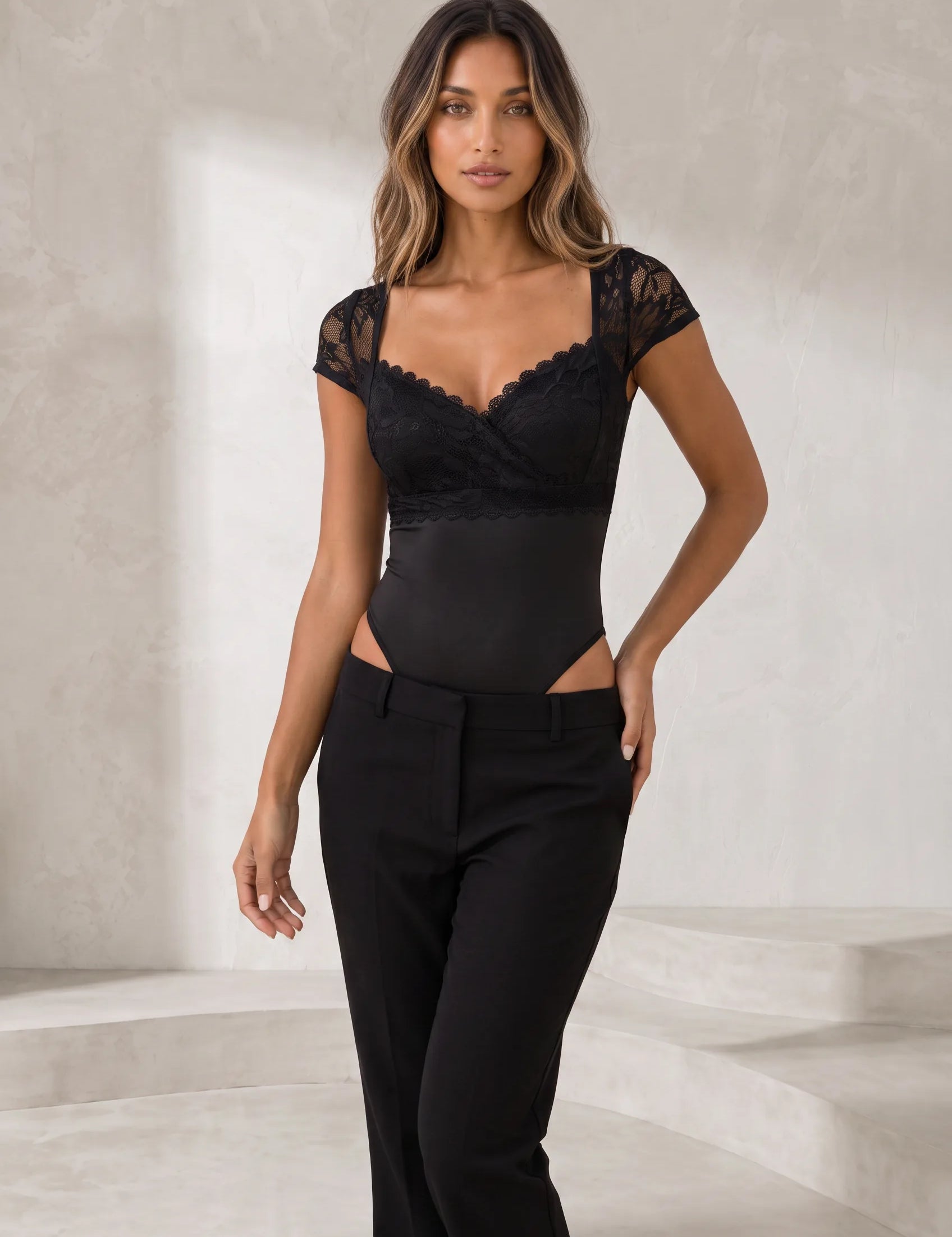 Body noir en dentelle ajusté | Lounelle Paris