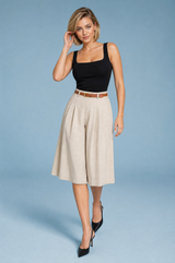 Short beige de cintura alta con cinturón