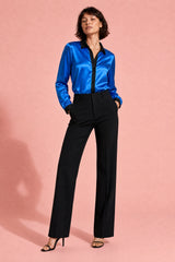 Blusa satinada con contrastes