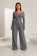 Ensemble col V et pantalon large