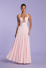 Vestido largo de cuello halter con espalda descubierta