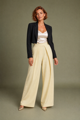 Pantalón ancho negro con pliegues delanteros