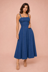 Vestido azul evasé de tirantes finos