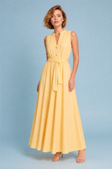 Vestido amarillo claro sin mangas con cinturón