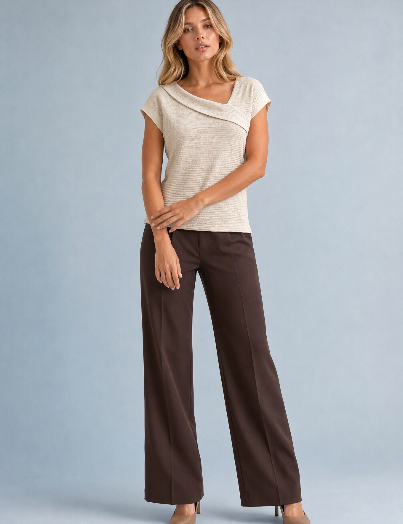 T-shirt beige col asymétrique drapé | Variante Beige | Lounelle Paris