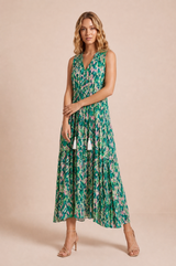 Vestido estampado con escote en V y flecos