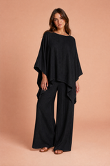 Conjunto holgado con cuello barco
