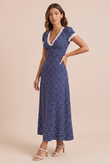 Vestido largo azul marino con escote en V