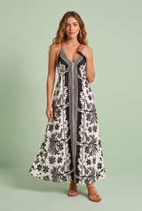 Vestido largo blanco con tirantes finos