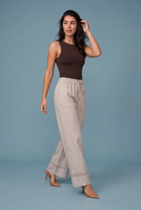 Pantalón ancho beige de tiro alto