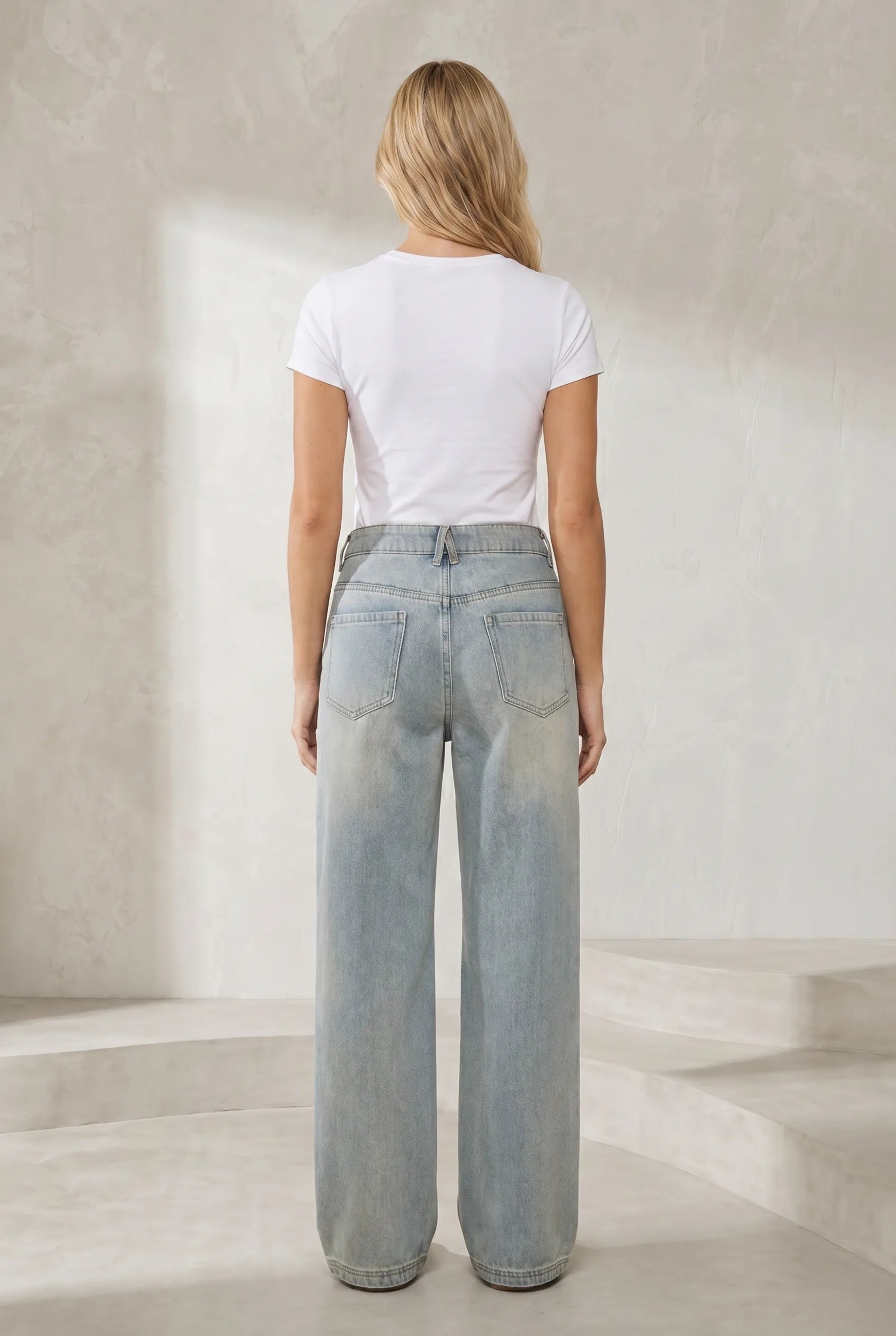 Jean bleu clair ample taille mi-haute | Lounelle Paris