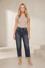 Jean mom bleu foncé taille haute coupe droite