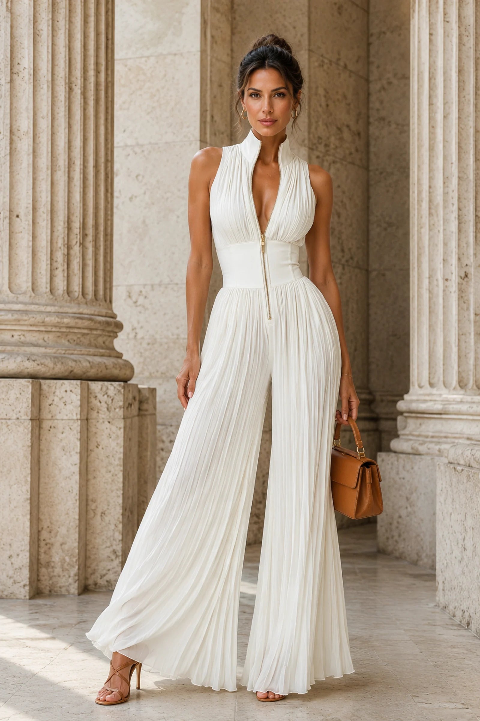 Mono blanco plisado cuello alto