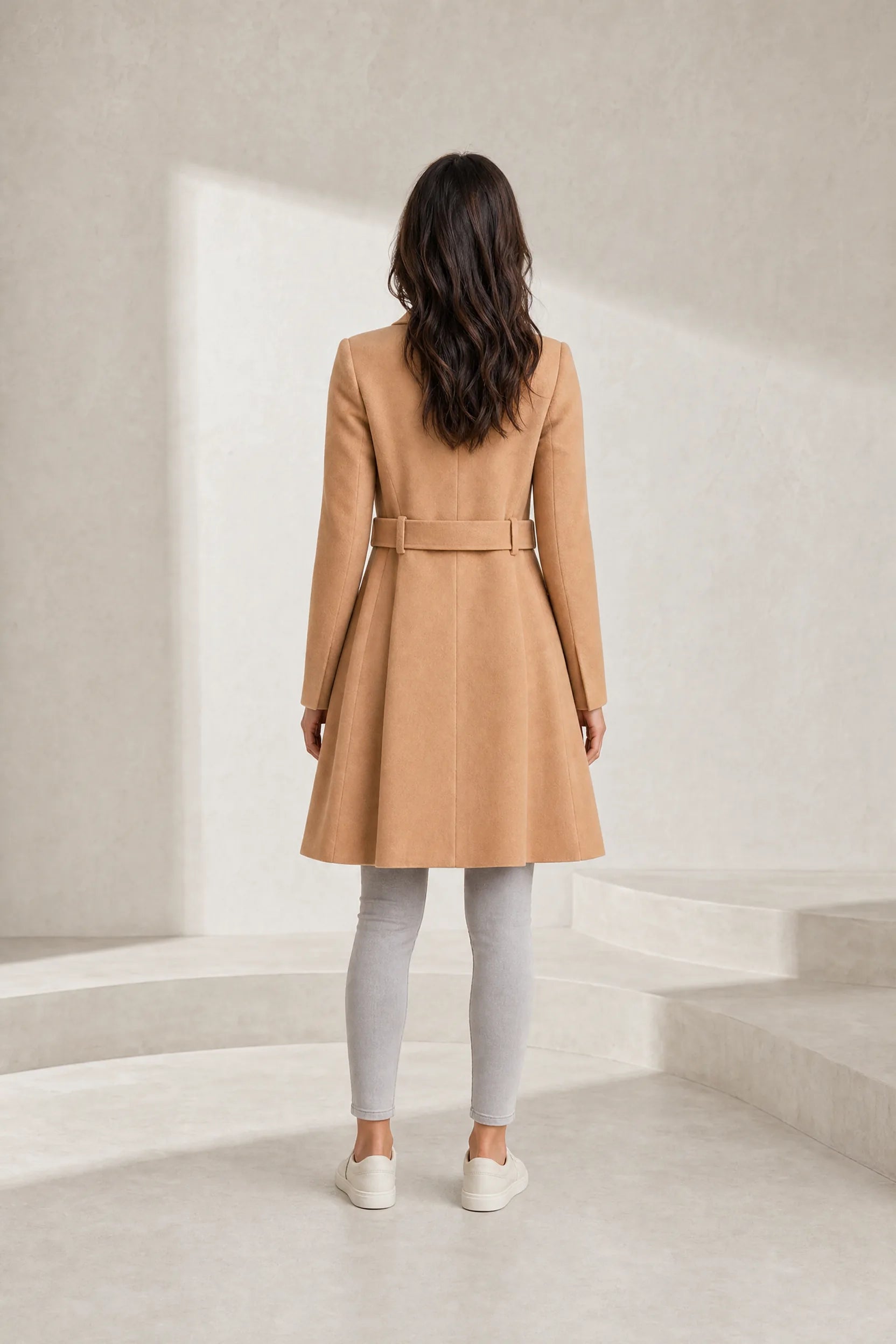 Manteau long ceinturé à col tailleur | Lounelle Paris