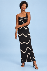 Vestido de rayas negro con espalda descubierta