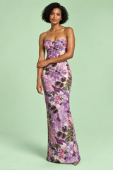 Vestido morado entallado sin tirantes