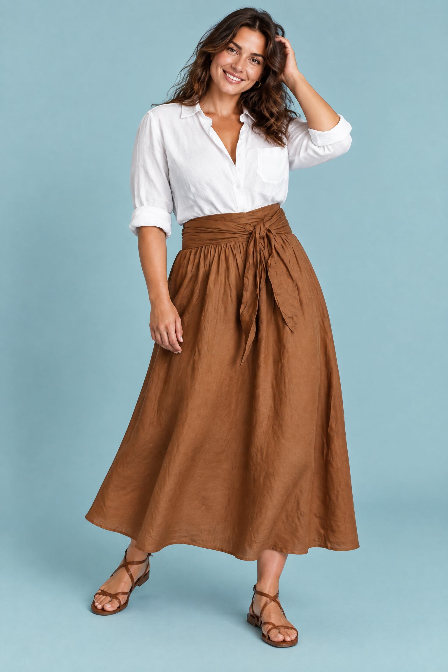 Ensemble chemise et jupe longue marron à taille nouée | Porté sur une autre silhouette | Lounelle Paris