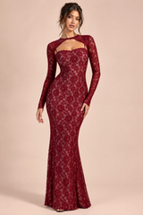 Vestido largo de encaje burdeos con escote corazón