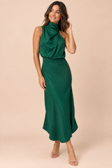 Vestido midi verde oscuro evasé con cuello pañuelo